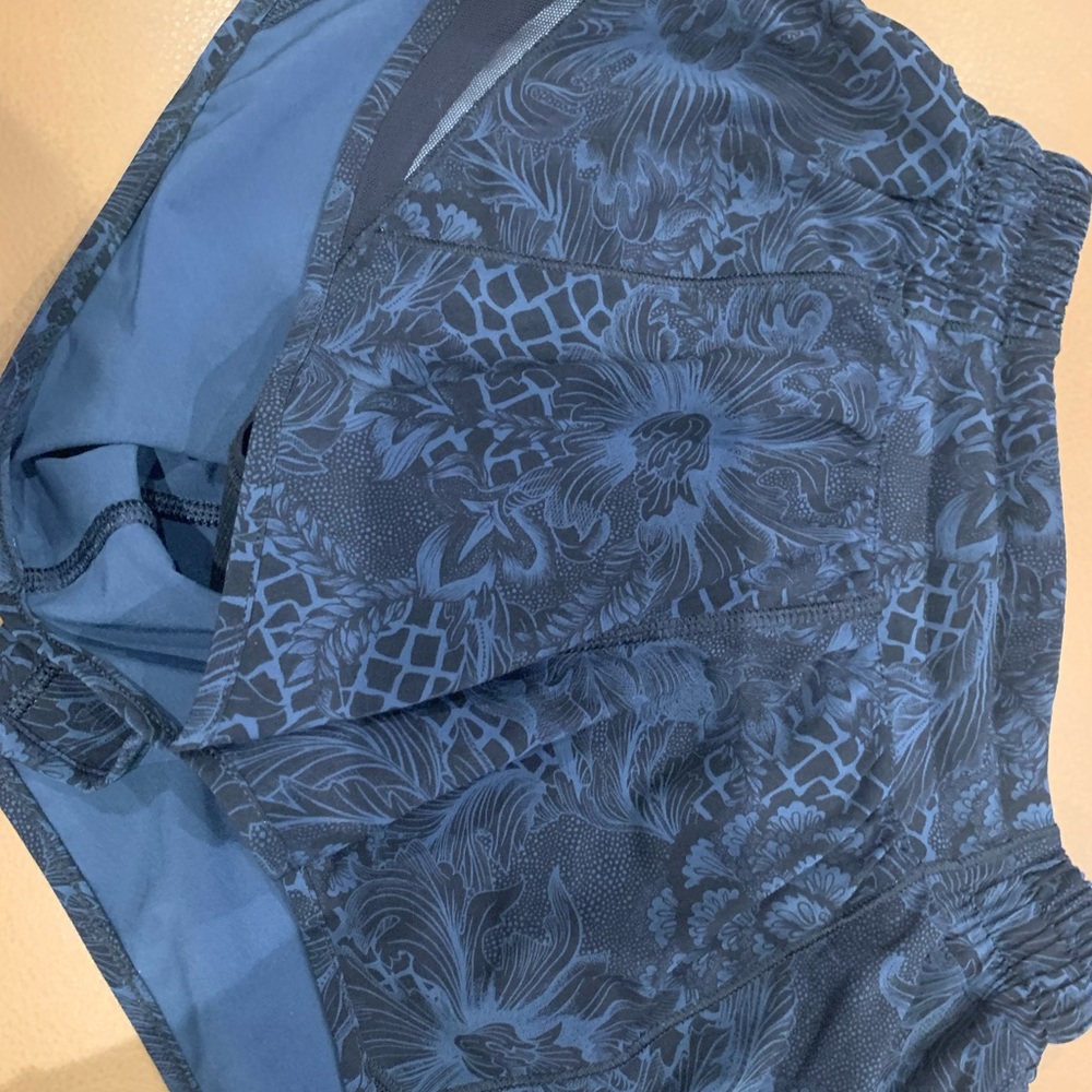 LULULEMON HOTTY HOT SHORTS